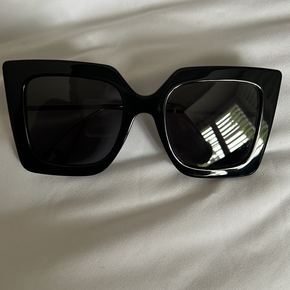 Gucci Interlocking G Logo Oversize Sunglasses - Picture 11 of 11